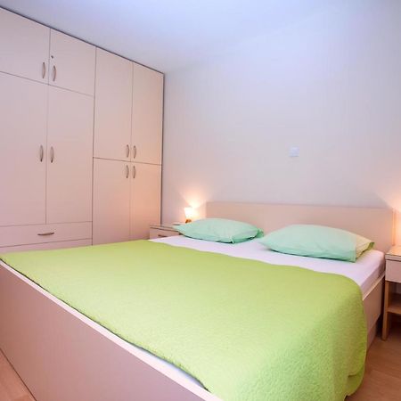 Apartmani Ribnjak Seka オミシュ エクステリア 写真