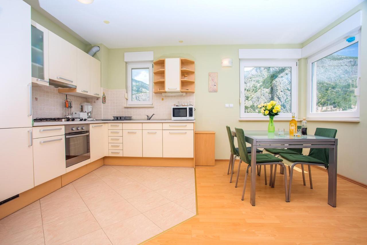 Apartmani Ribnjak Seka オミシュ エクステリア 写真