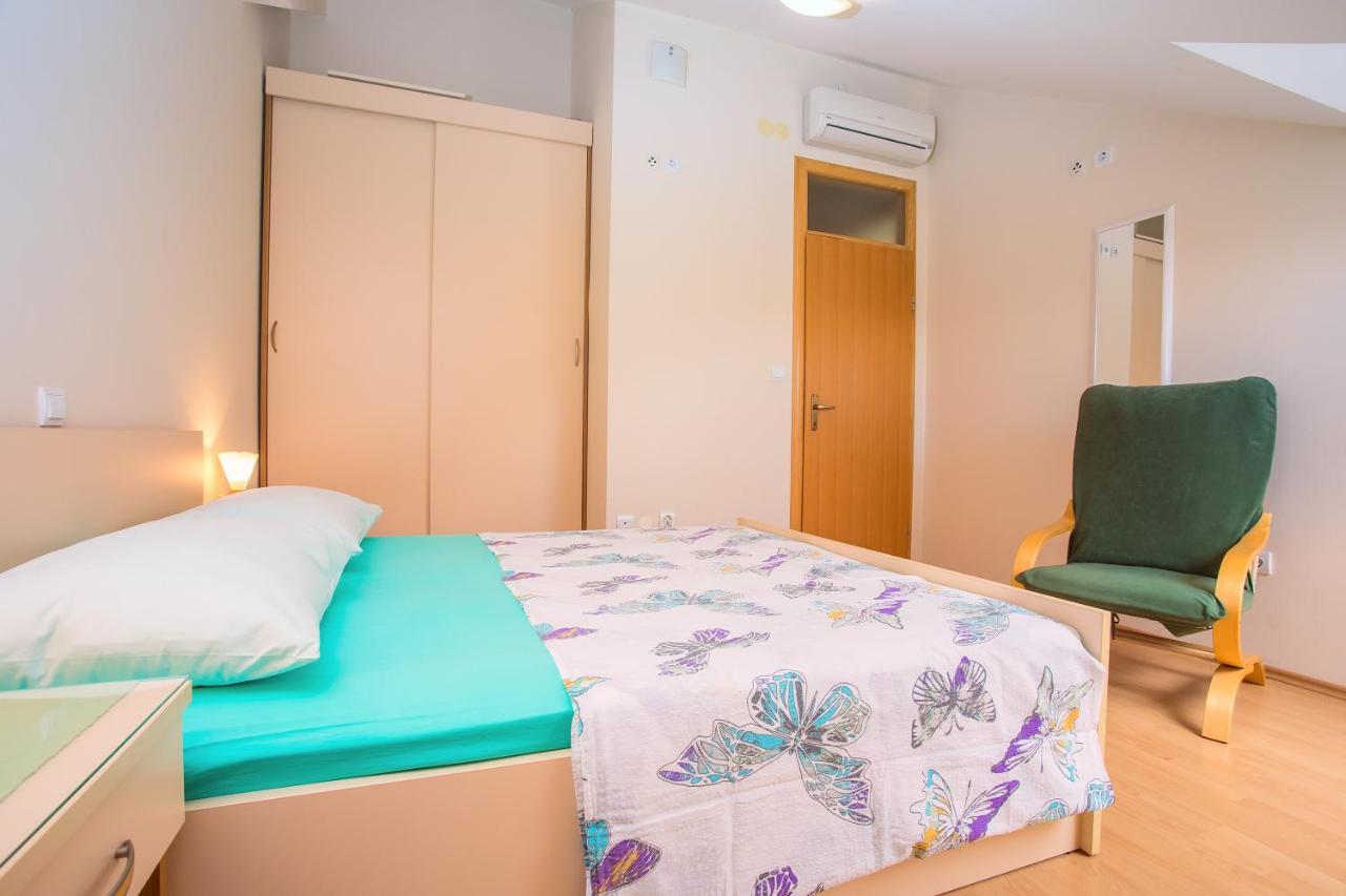 Apartmani Ribnjak Seka オミシュ エクステリア 写真