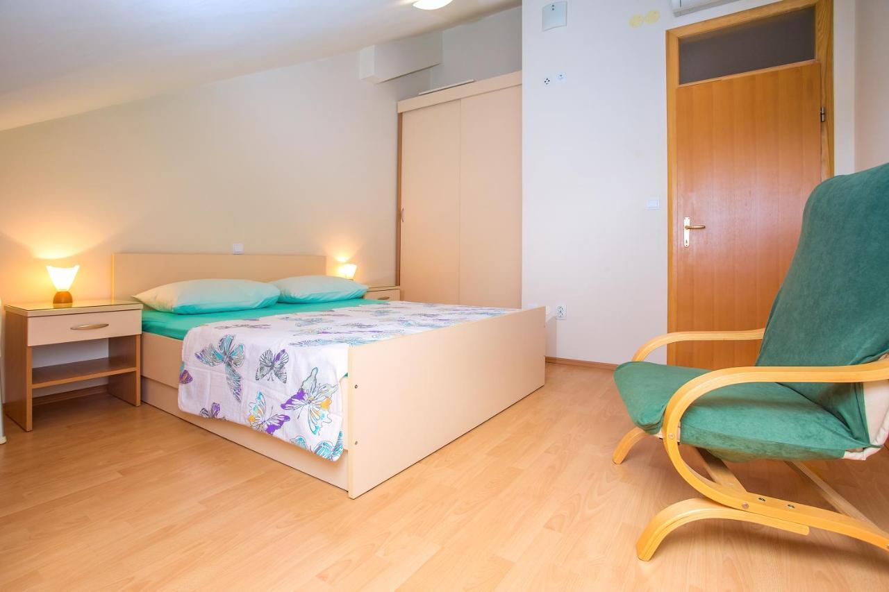 Apartmani Ribnjak Seka オミシュ エクステリア 写真