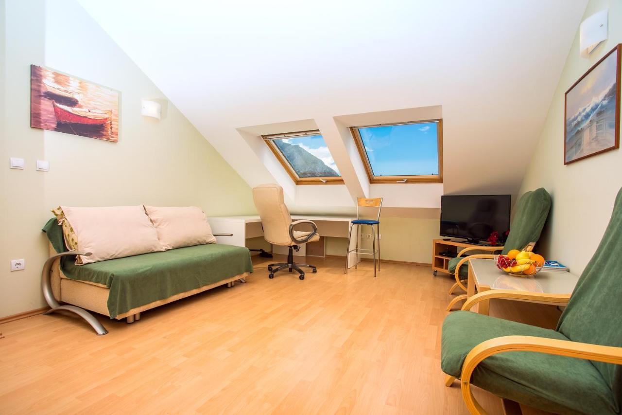 Apartmani Ribnjak Seka オミシュ エクステリア 写真